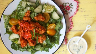 Салат Ранчо с Буффало Tempeh