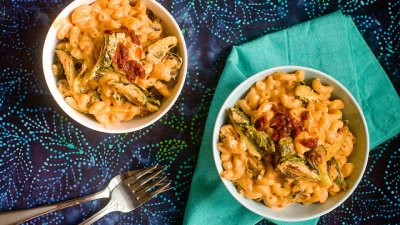 Chipotle Mac & Cheese с жареной брюссельськой капустой