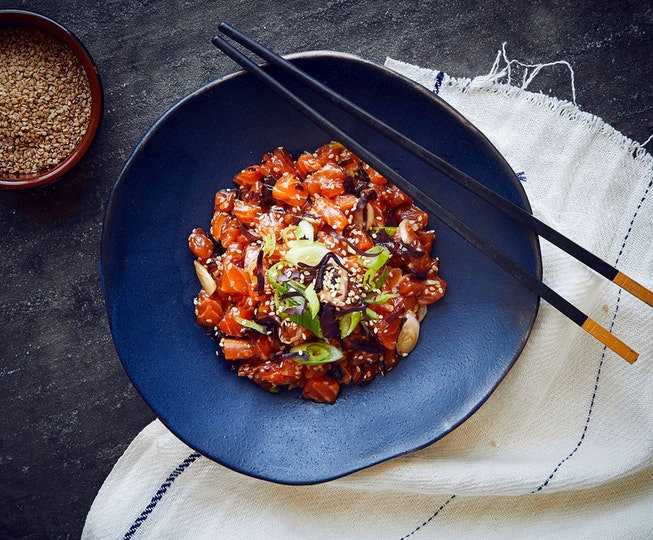 Приготовления Trout Poke (Гавайский салат из сырой рыбы) фото рецепта Фото рецепт Trout Poke (Гавайский салат из сырой рыбы) как приготовить