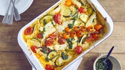 Запеканка черри из орзо и сыр халлуми