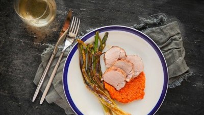 Свиная вырезка с соусом Ромеско