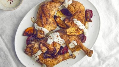 Запеченные куриные ножки с соусом Заатар