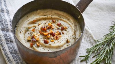 Пюре из сельдерея и лесного ореха