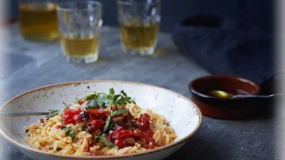 Ризони с жареными помидорами