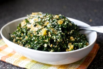 капустный салат с пекорино и грецкими орехами