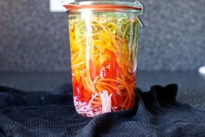сэндвич с маринованными овощами