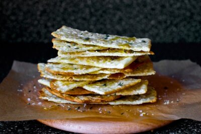 лепешки с медом, тимьяном и морской солью